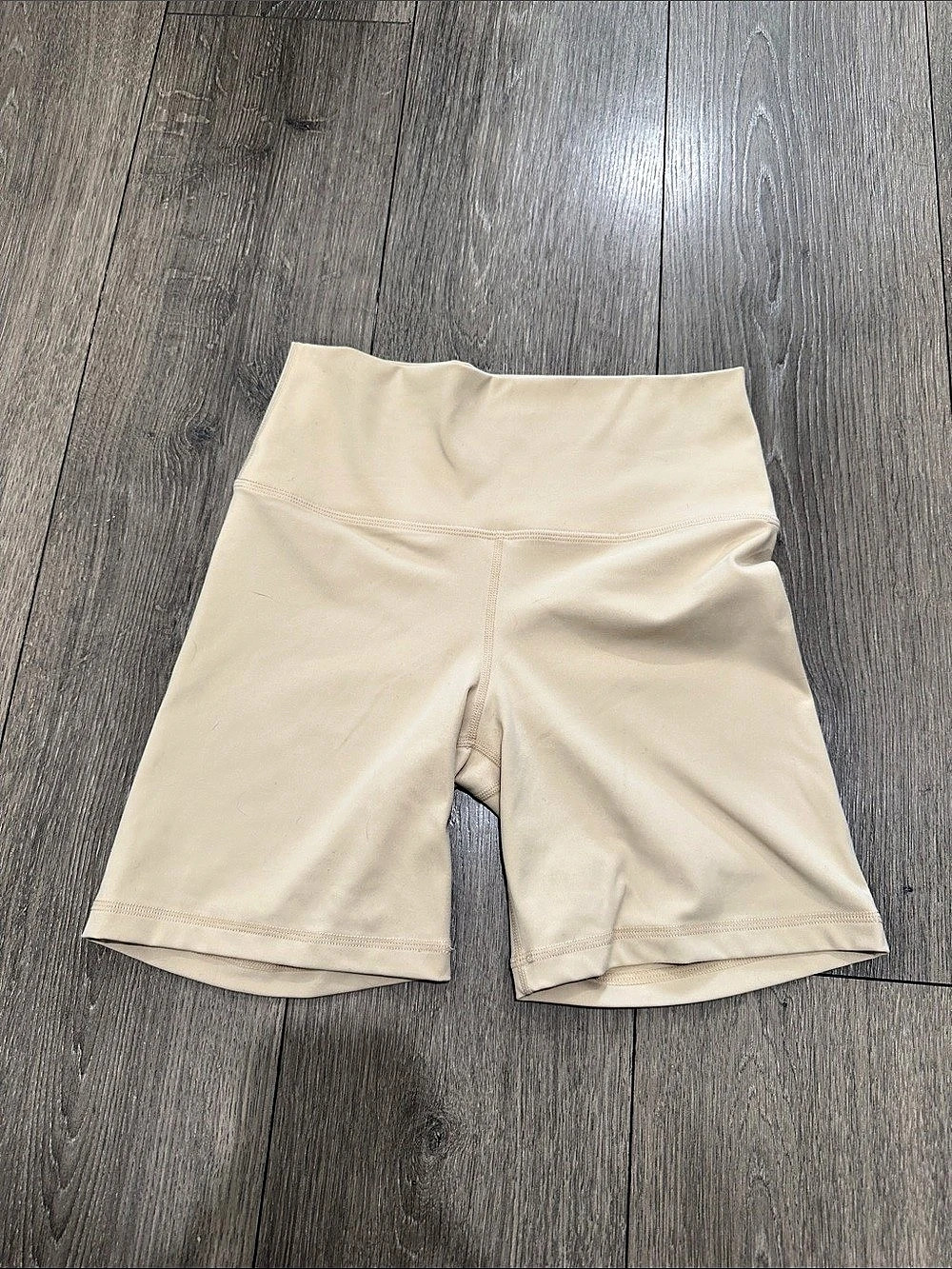 Set Active Sportbody Biker Shorts Beige